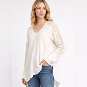 Angel + Premium Top! Lace inlaid Sleeve! Size Small runs big